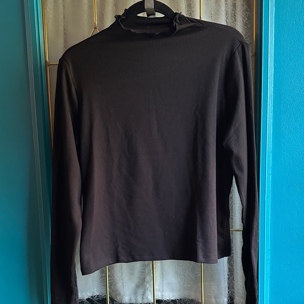 Serra Black Ribbed Long Sleeve Top